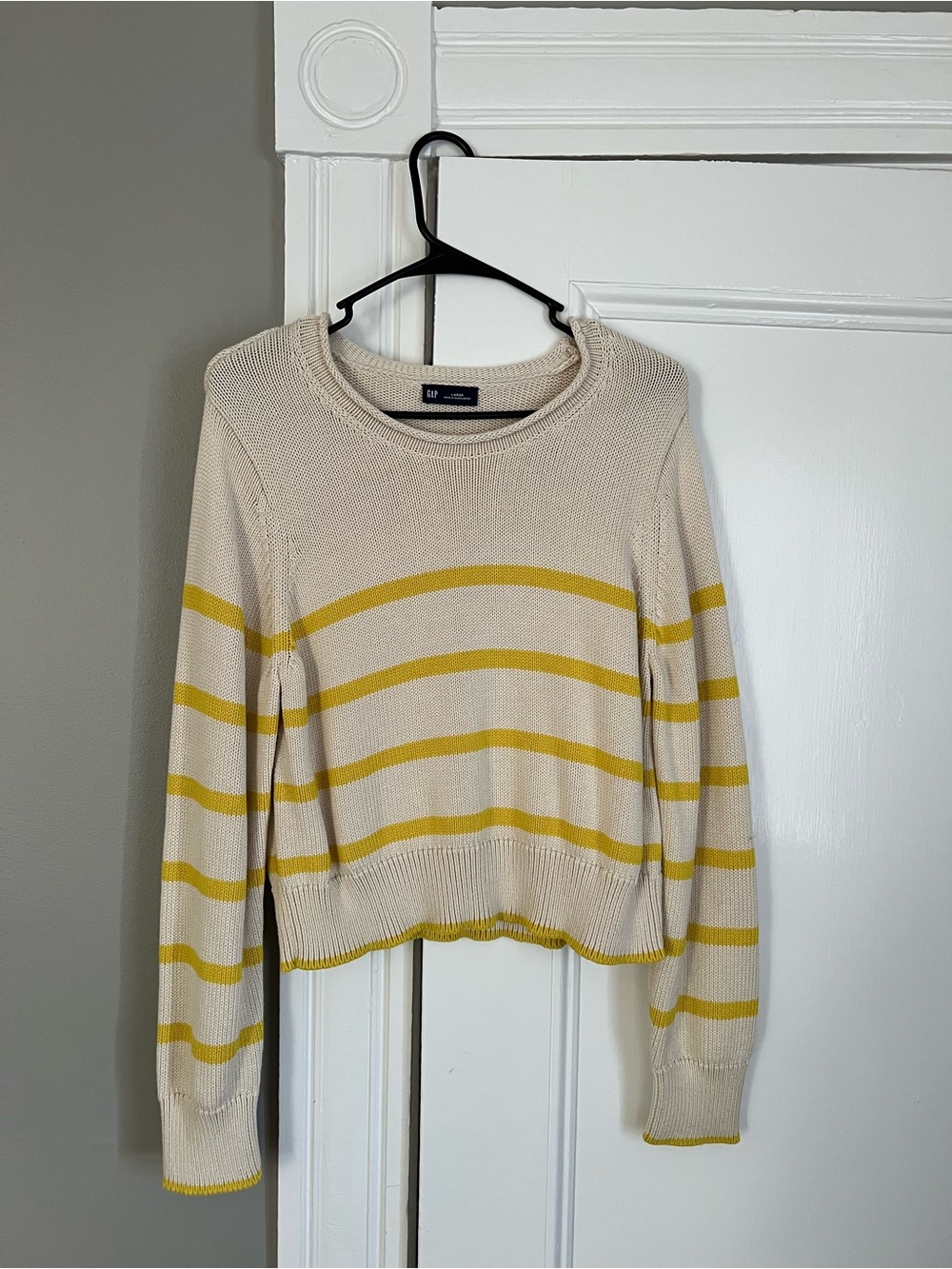 GAP Cream Sweater with Yellow Stripes Crewneck